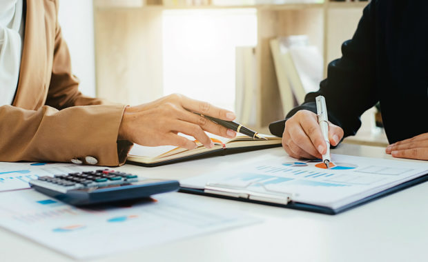 a CPA working with a government contractor to ensure DCAA compliant timekeeping