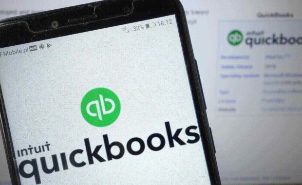 quickbooks logo on mobile